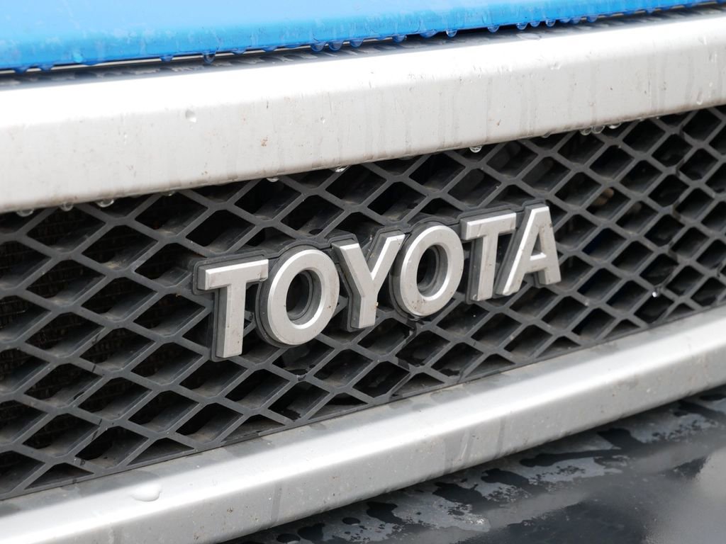 Thumbnail: 2007 Toyota FJ Cruiser - 16