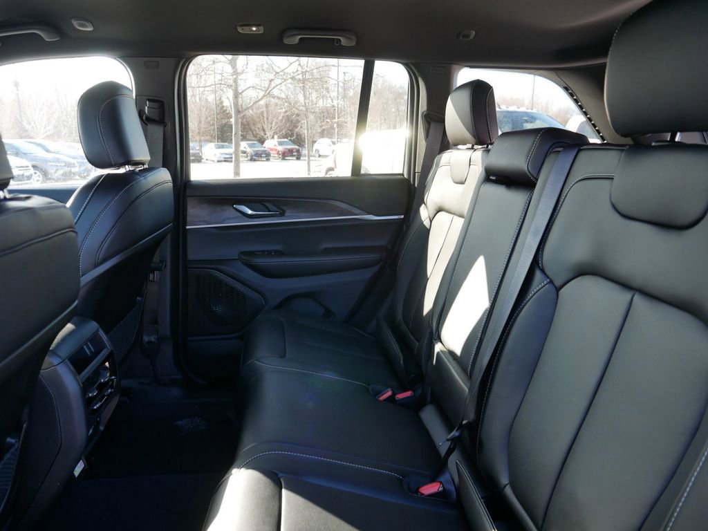 Thumbnail: 2025 Jeep Grand Cherokee - 29