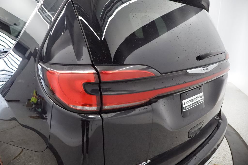 Thumbnail: 2023 Chrysler Pacifica - 17