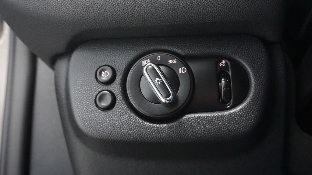 Thumbnail: 2022 MINI Cooper Clubman - 33