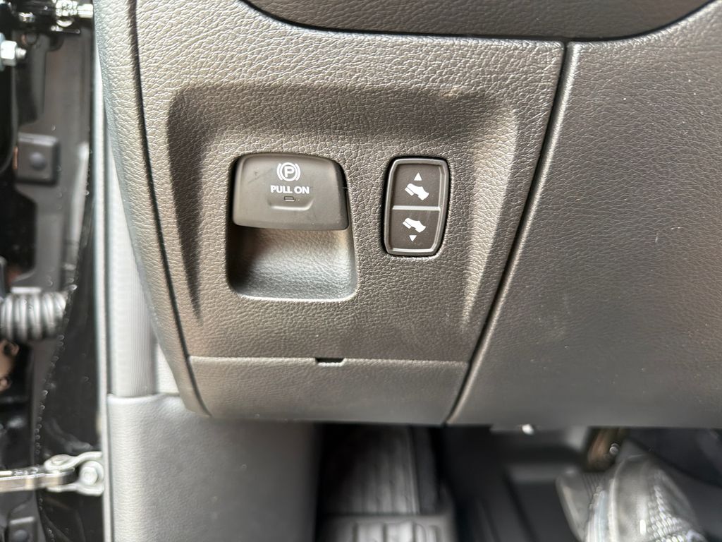 Thumbnail: 2026 RAM 1500 - 22