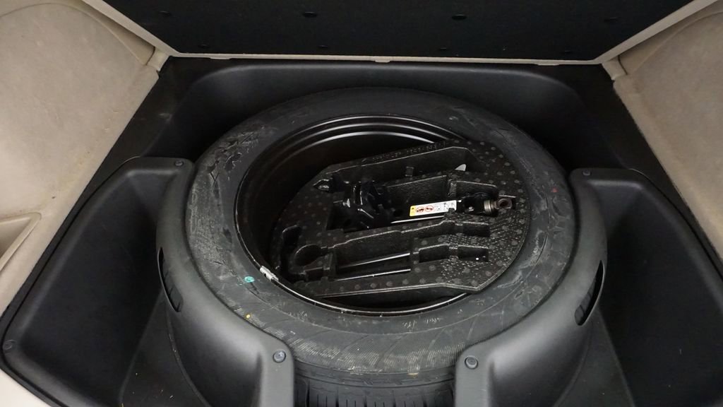 Thumbnail: 2016 Jeep Grand Cherokee - 25