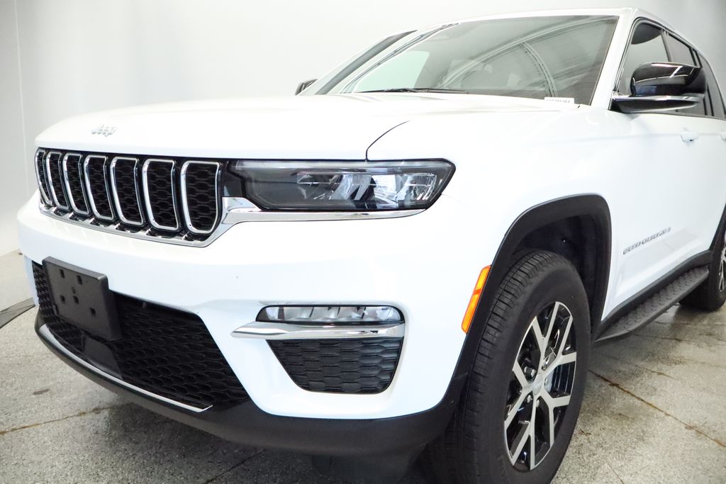 Thumbnail: 2025 Jeep Grand Cherokee - 13