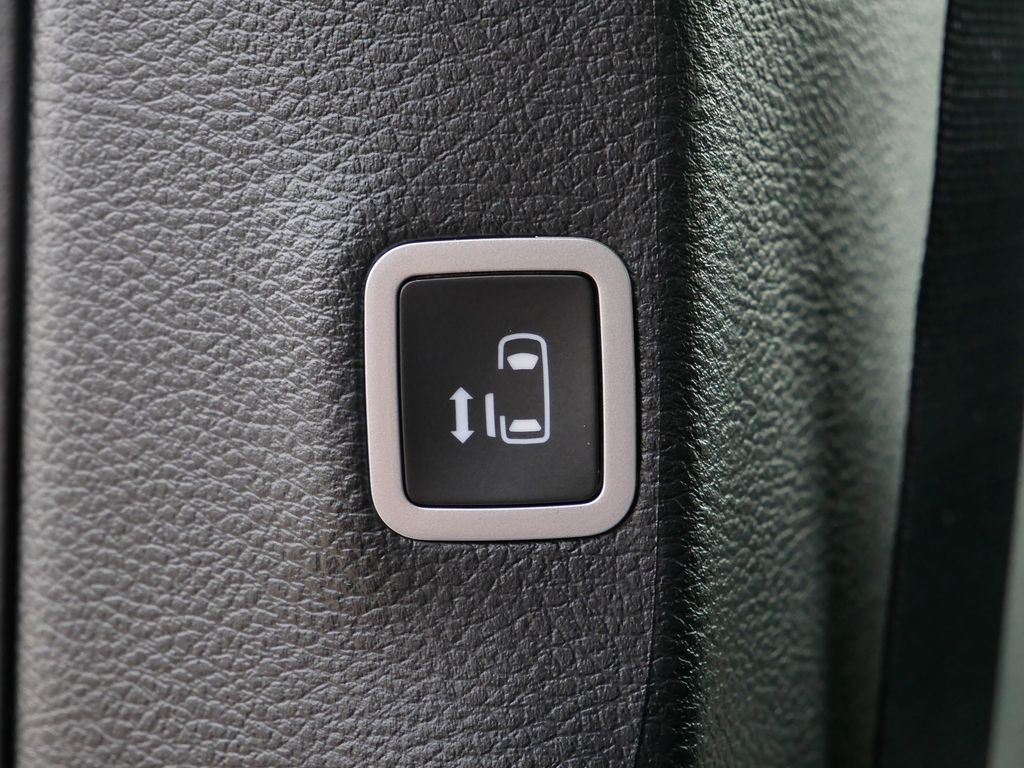 Thumbnail: 2026 Chrysler Pacifica - 18