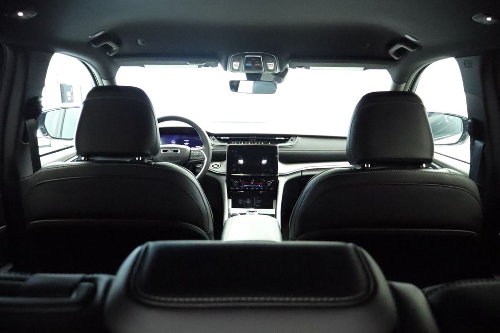 Thumbnail: 2025 Jeep Grand Cherokee - 22