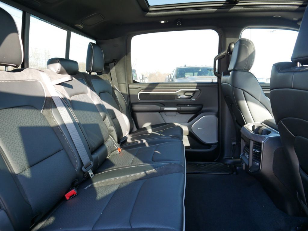 2025 RAM 1500 Laramie 29