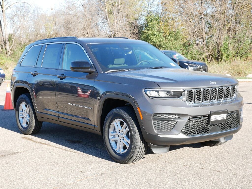 New 2025 Jeep Grand Cherokee Laredo SUV