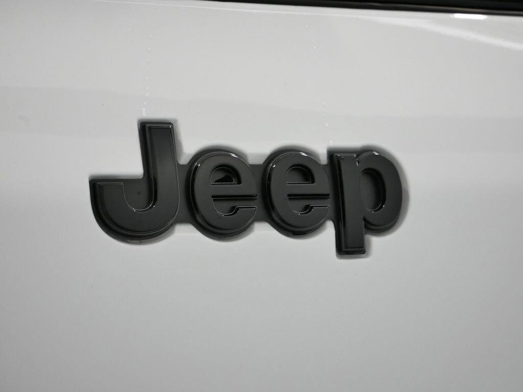 Thumbnail: 2025 Jeep Grand Cherokee L - 18