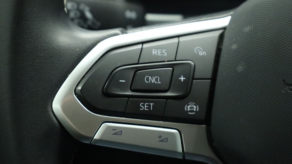 Thumbnail: 2022 Volkswagen Atlas - 31