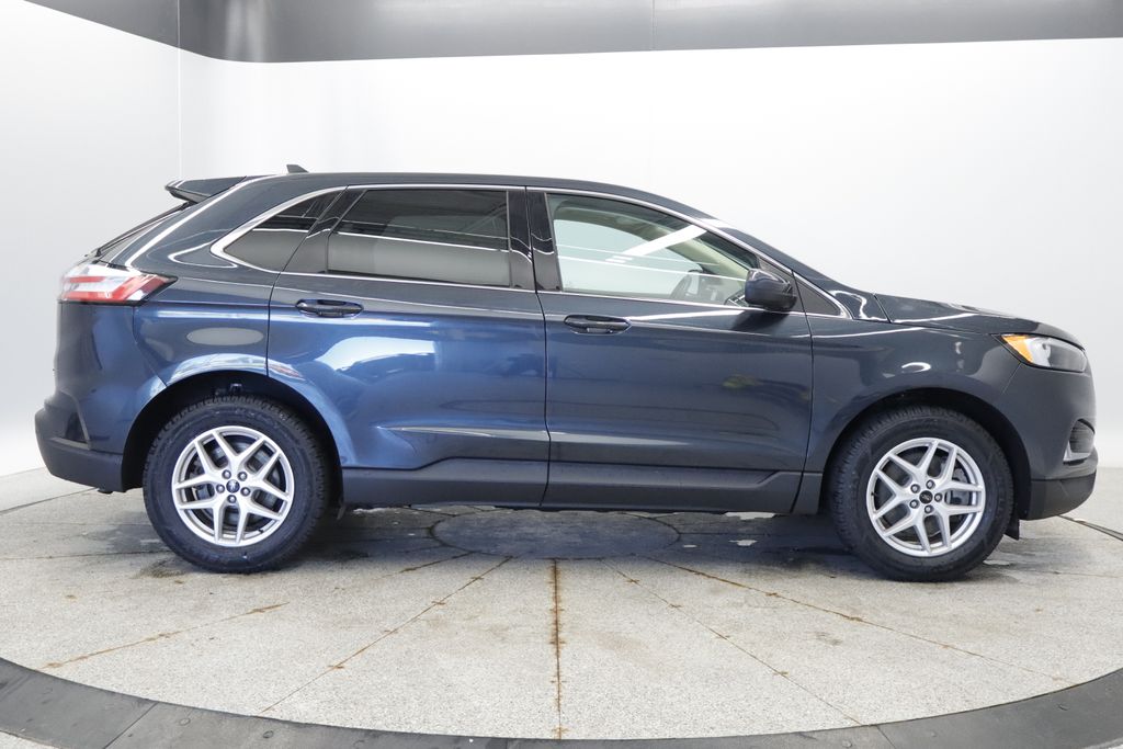 Thumbnail: 2023 Ford Edge - 8