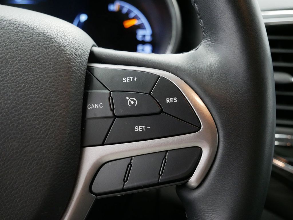 Thumbnail: 2022 Jeep Grand Cherokee - 26