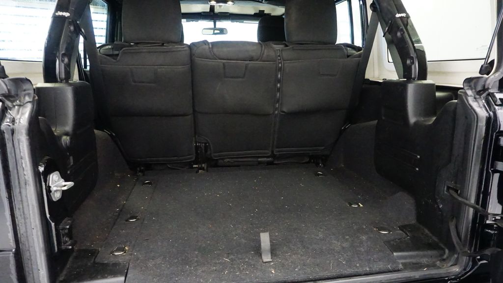 Thumbnail: 2019 Jeep Wrangler - 20