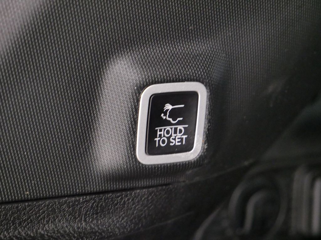 Thumbnail: 2024 Jeep Grand Cherokee - 12