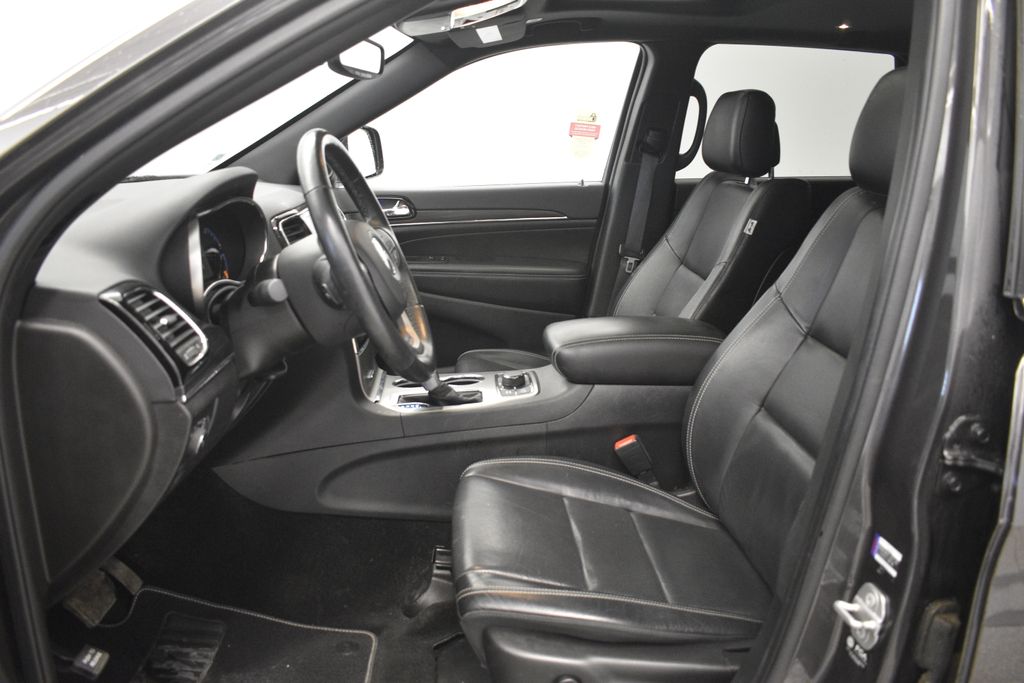 Thumbnail: 2021 Jeep Grand Cherokee - 32