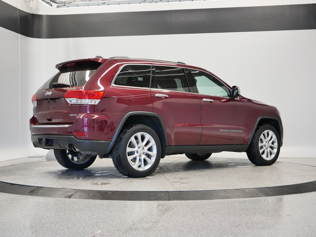 Thumbnail: 2017 Jeep Grand Cherokee - 6