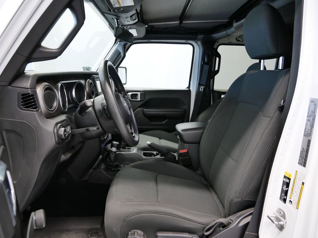 Thumbnail: 2020 Jeep Wrangler - 23