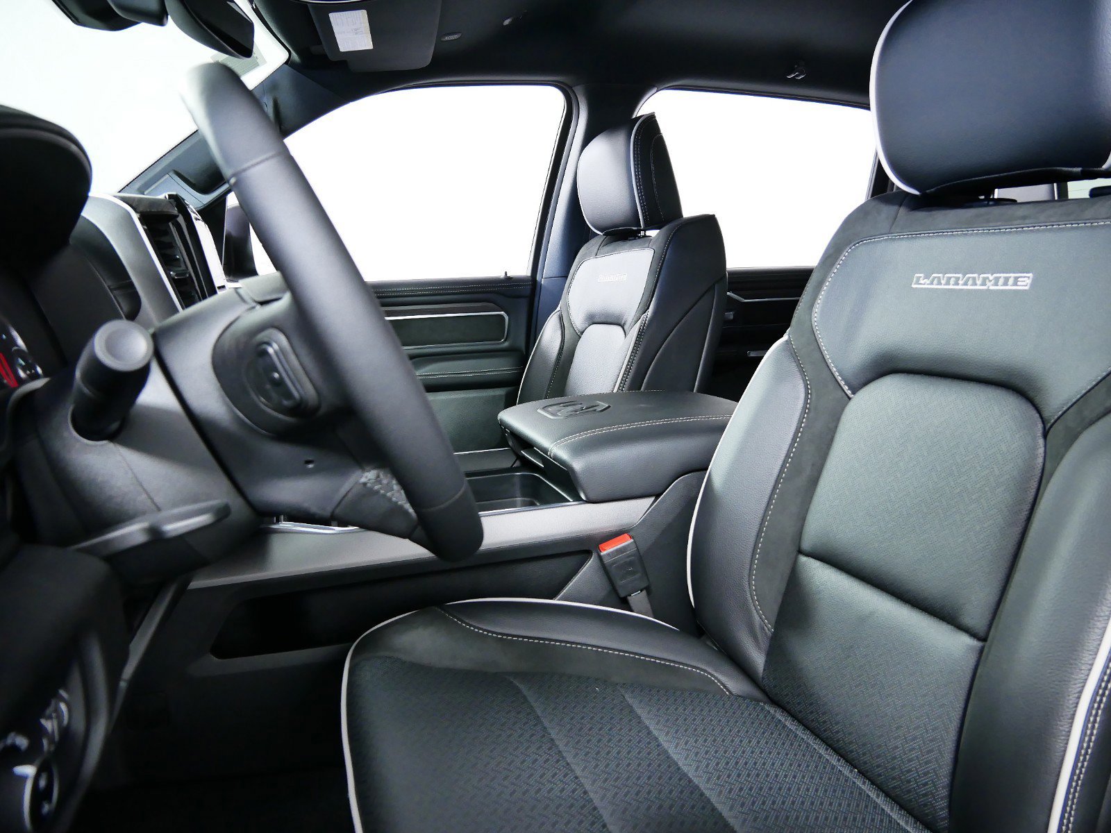 Thumbnail: 2025 RAM 1500 - 31