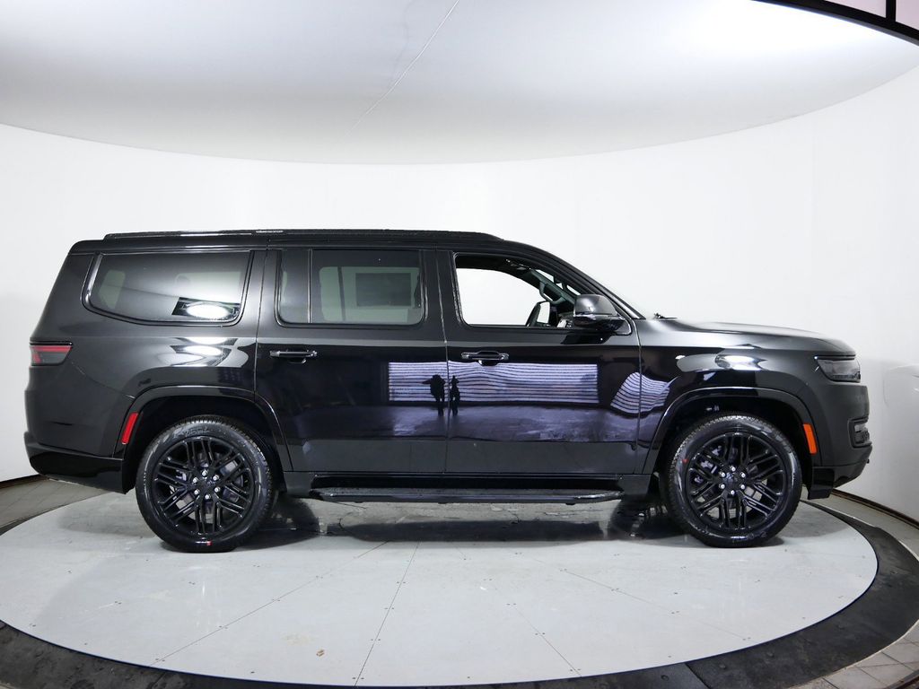 Thumbnail: 2024 Jeep Wagoneer - 7