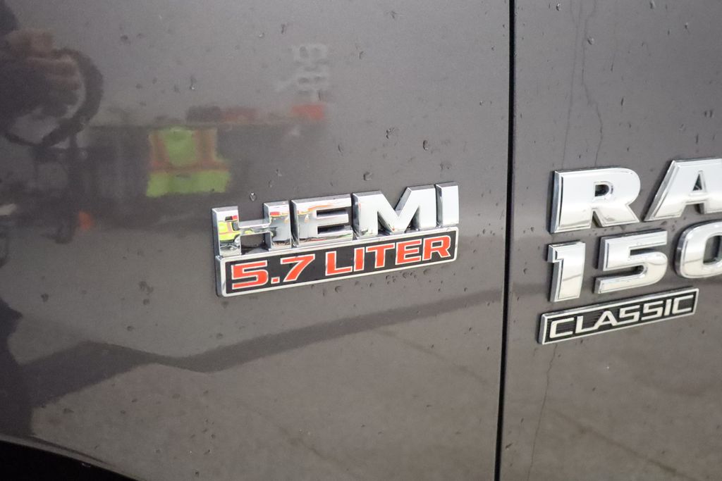 Thumbnail: 2019 RAM 1500 Classic - 17