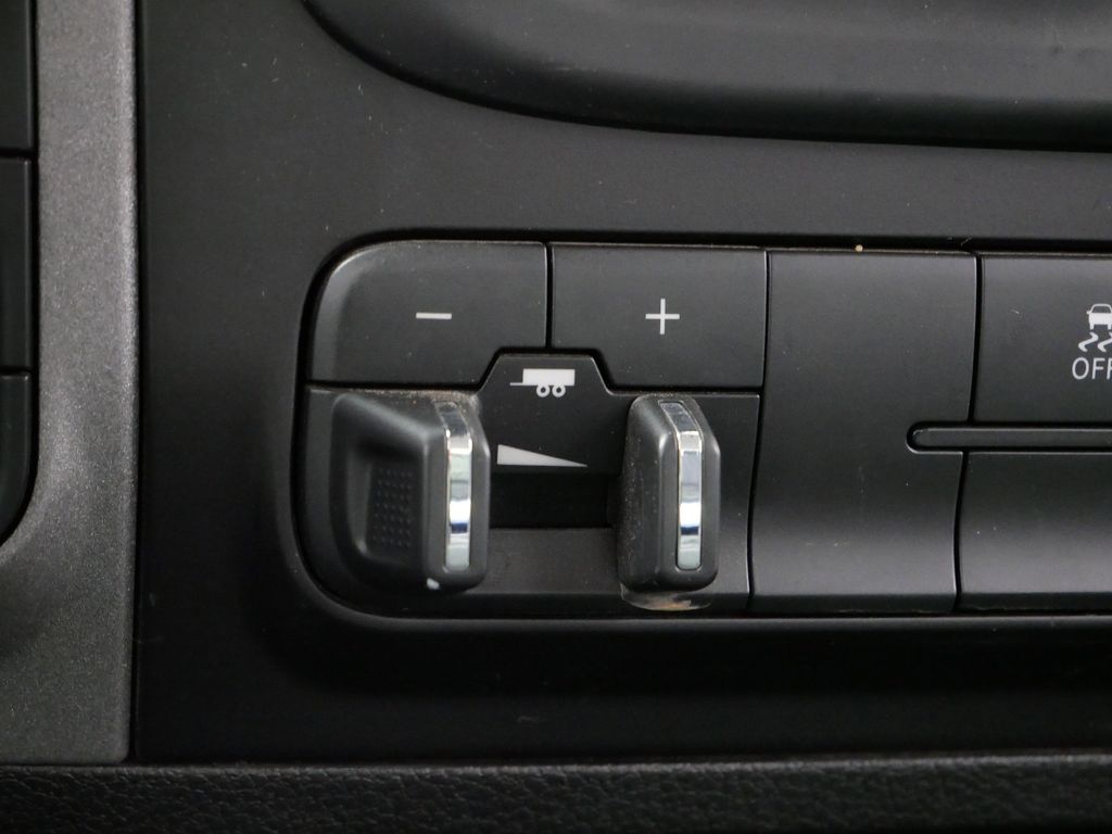 Thumbnail: 2021 RAM 1500 Classic - 32