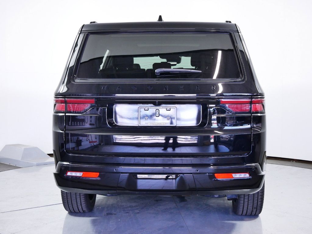 Thumbnail: 2024 Jeep Wagoneer - 12