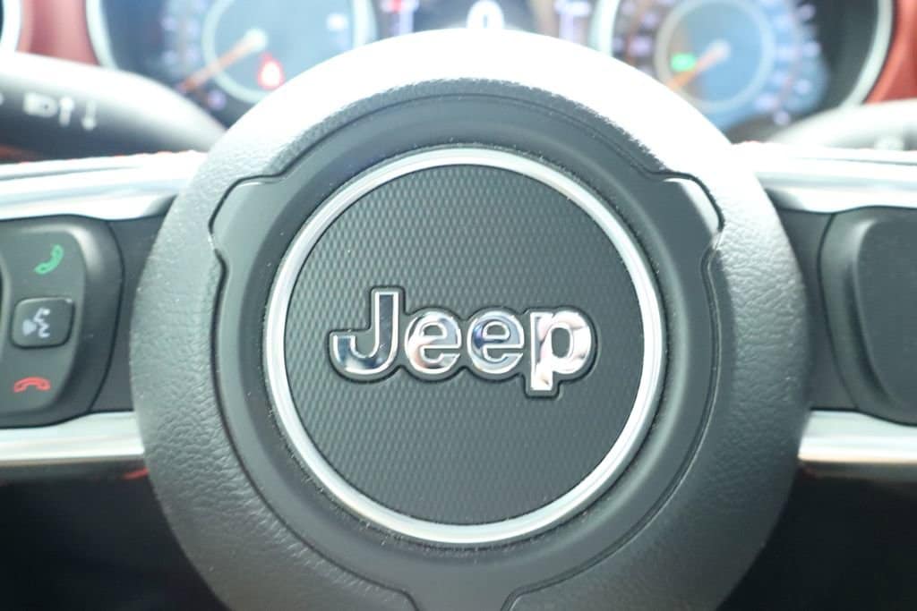 Thumbnail: 2023 Jeep Gladiator - 36