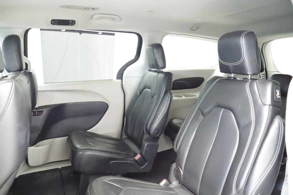 Thumbnail: 2023 Chrysler Pacifica - 21