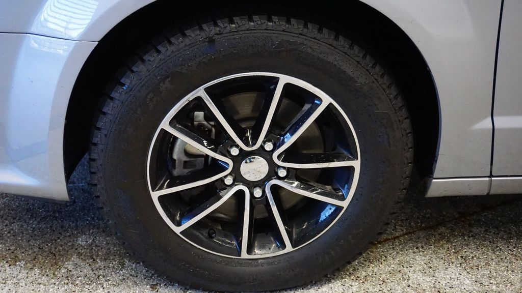 Thumbnail: 2014 Dodge Grand Caravan - 14