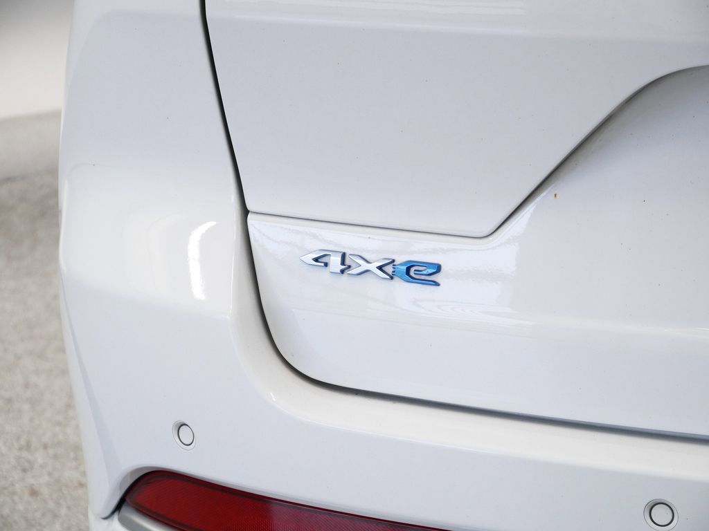 Thumbnail: 2023 Jeep Grand Cherokee - 15