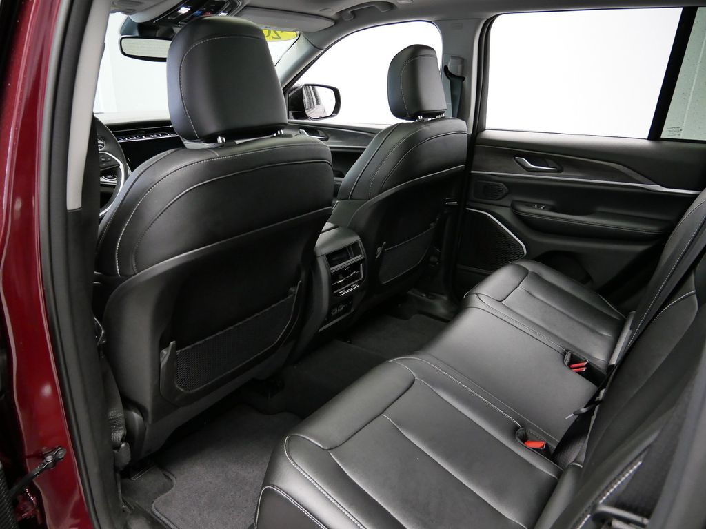 Thumbnail: 2024 Jeep Grand Cherokee - 9