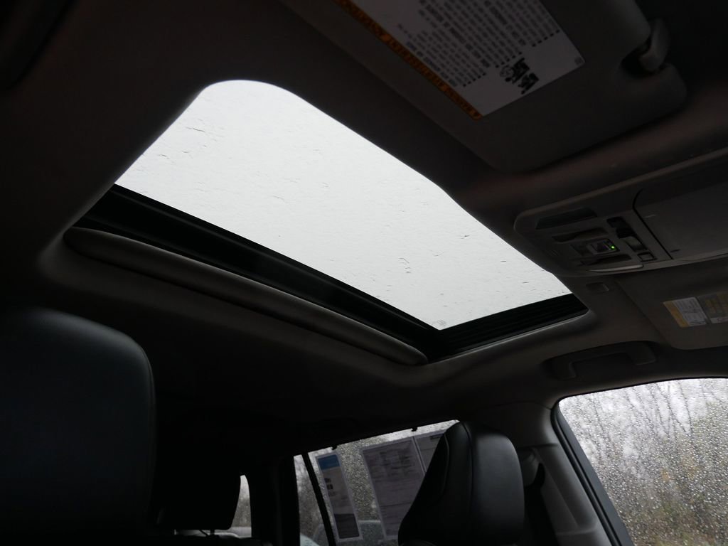 Thumbnail: 2021 Toyota Highlander - 22