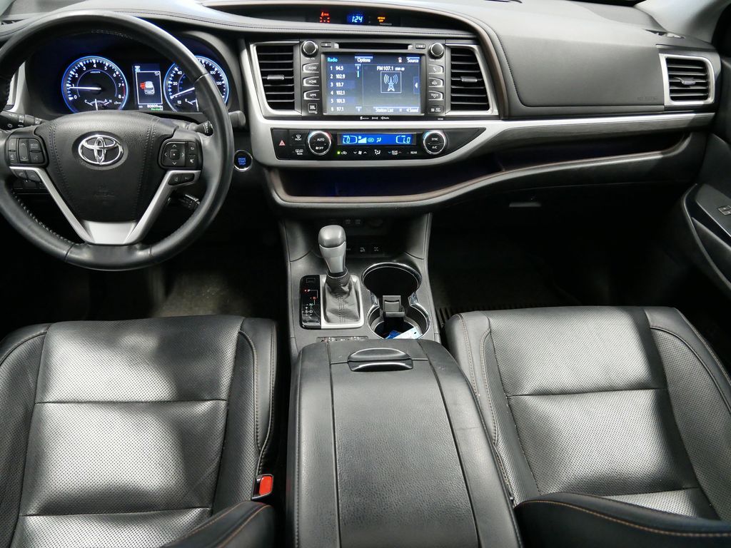 Thumbnail: 2017 Toyota Highlander - 27