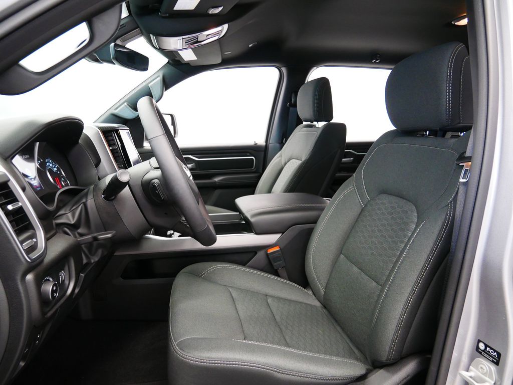 Thumbnail: 2025 RAM 1500 - 3