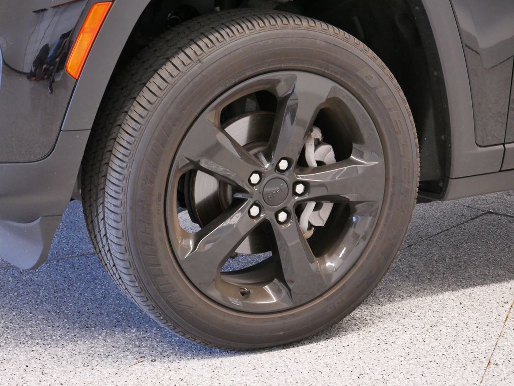 Thumbnail: 2023 Jeep Grand Cherokee - 13