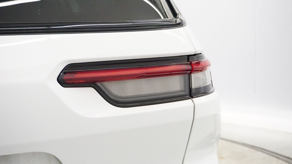 Thumbnail: 2022 Jeep Grand Cherokee L - 15