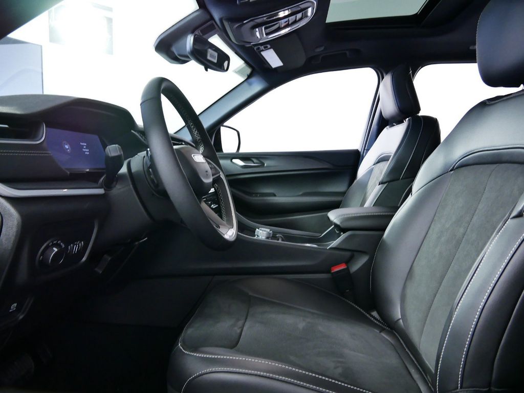 Thumbnail: 2024 Jeep Grand Cherokee - 34