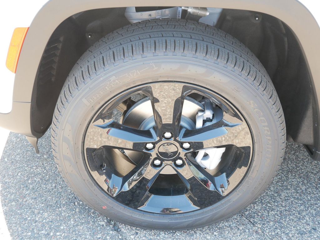 Thumbnail: 2025 Jeep Grand Cherokee - 20