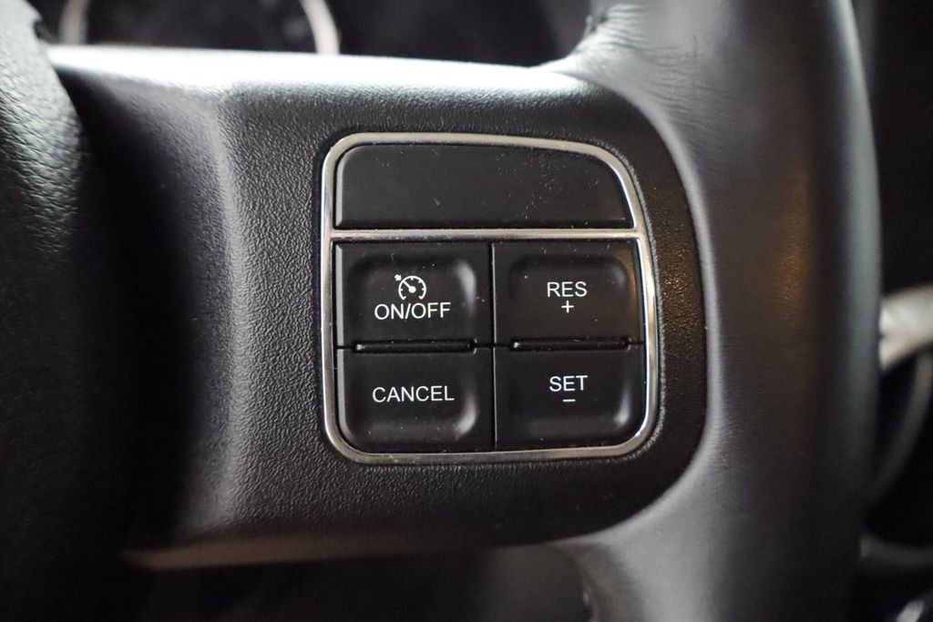 Thumbnail: 2015 Jeep Wrangler - 19