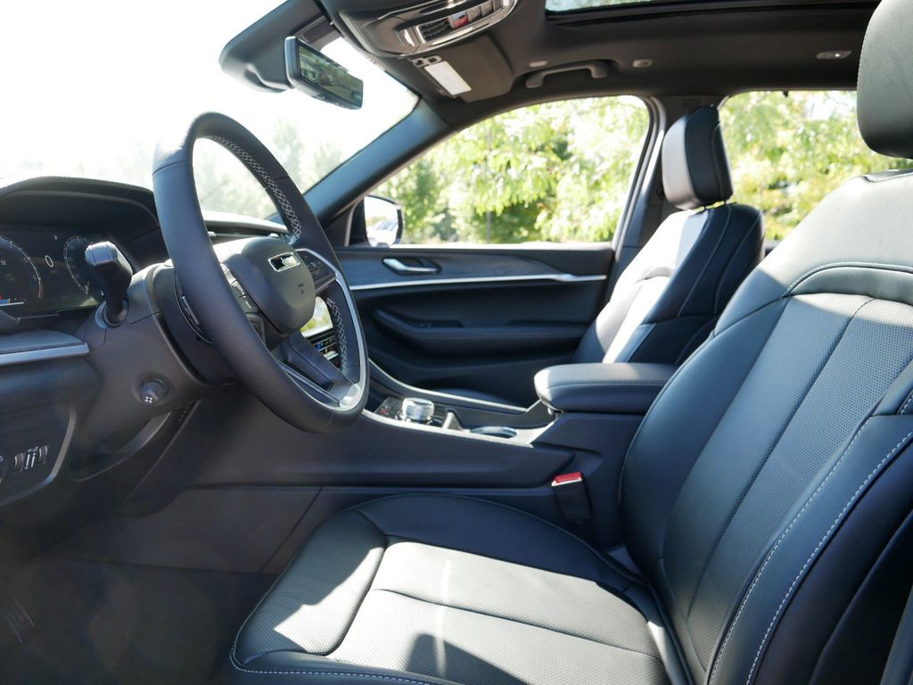 2025 Jeep Grand Cherokee L Limited Edition 35