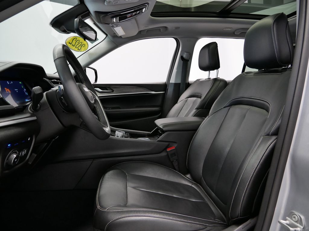 Thumbnail: 2022 Jeep Grand Cherokee - 3