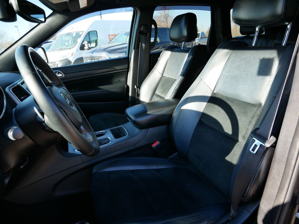 Thumbnail: 2017 Jeep Grand Cherokee - 23