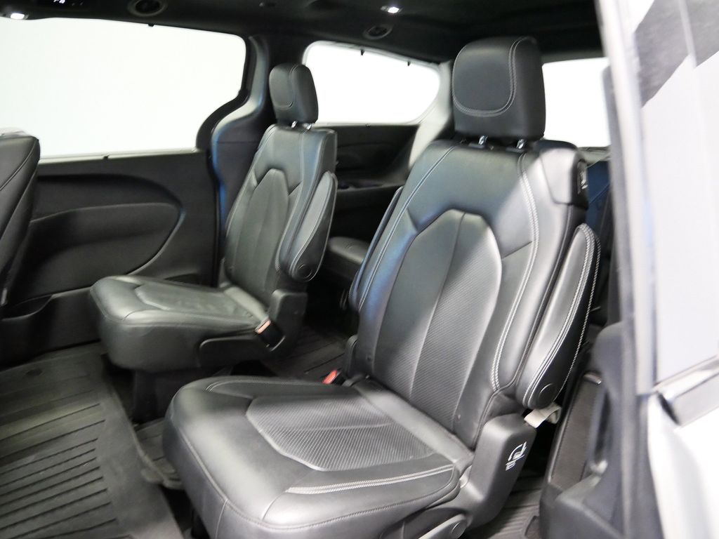 Thumbnail: 2021 Chrysler Pacifica - 24