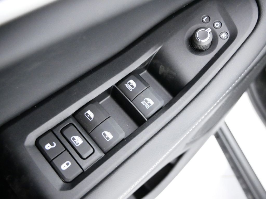 Thumbnail: 2025 Jeep Grand Cherokee - 35