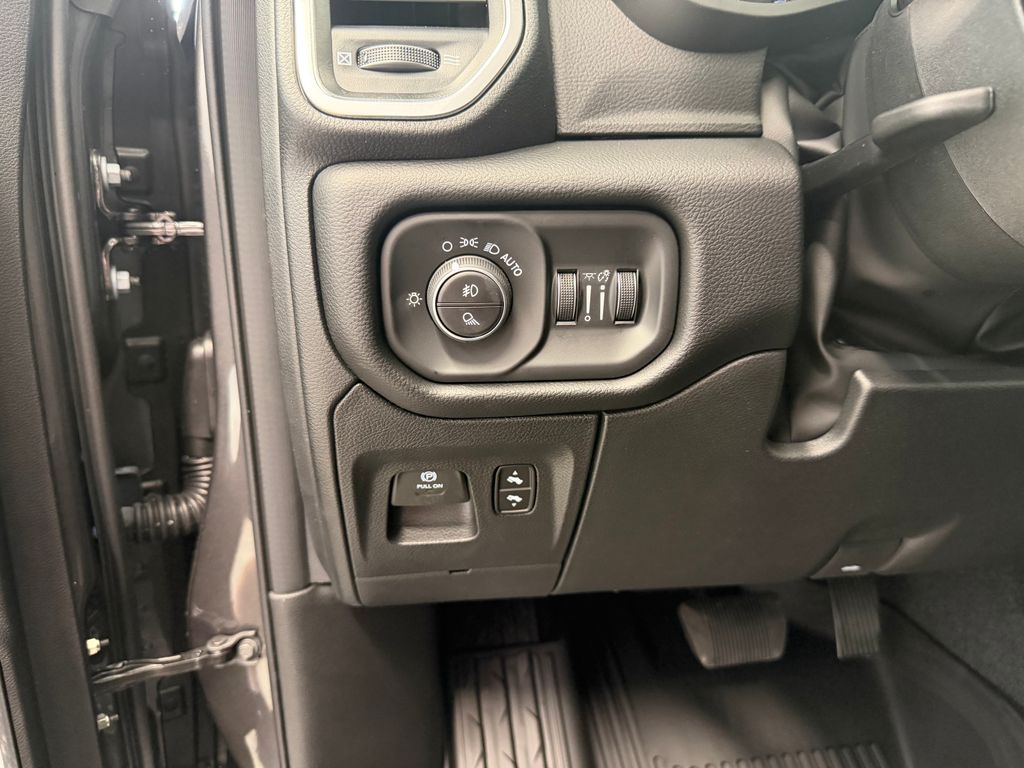 Thumbnail: 2026 RAM 1500 - 23