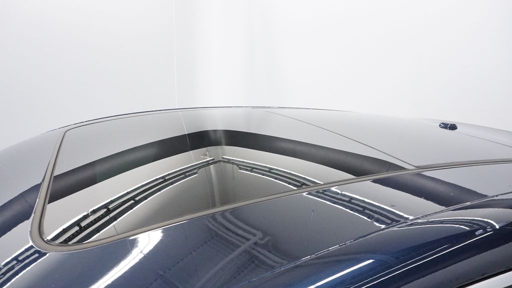 Thumbnail: 2017 Porsche Macan - 38