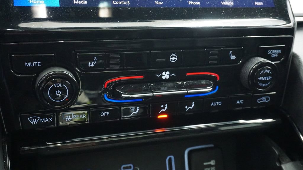 Thumbnail: 2023 Jeep Grand Cherokee - 31