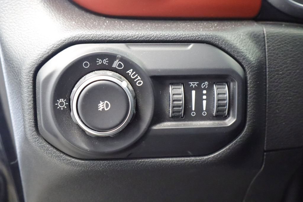 Thumbnail: 2021 Jeep Wrangler - 28