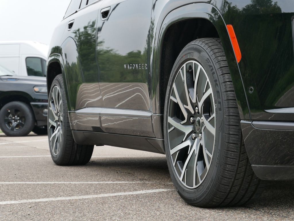 Thumbnail: 2025 Jeep Wagoneer S - 8