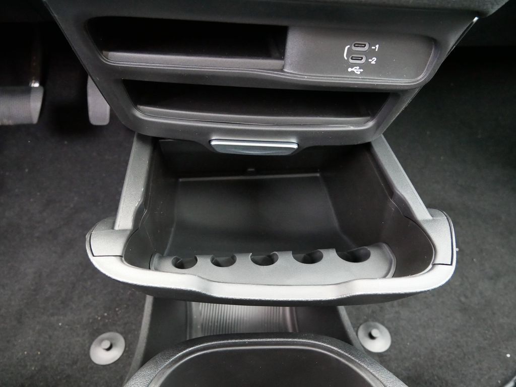 Thumbnail: 2026 Chrysler Pacifica - 38