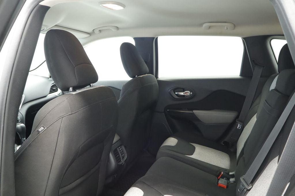 Thumbnail: 2014 Jeep Cherokee - 20